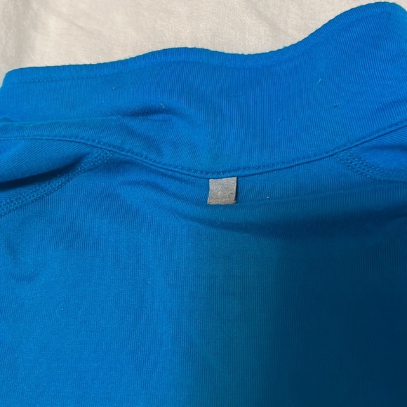 Nike long sleeved top - Turquoise - zipper neck and reflective details - Large - Picture 8 of 10